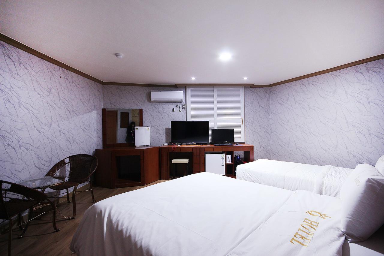 Happy Q Motel Andong Exterior foto